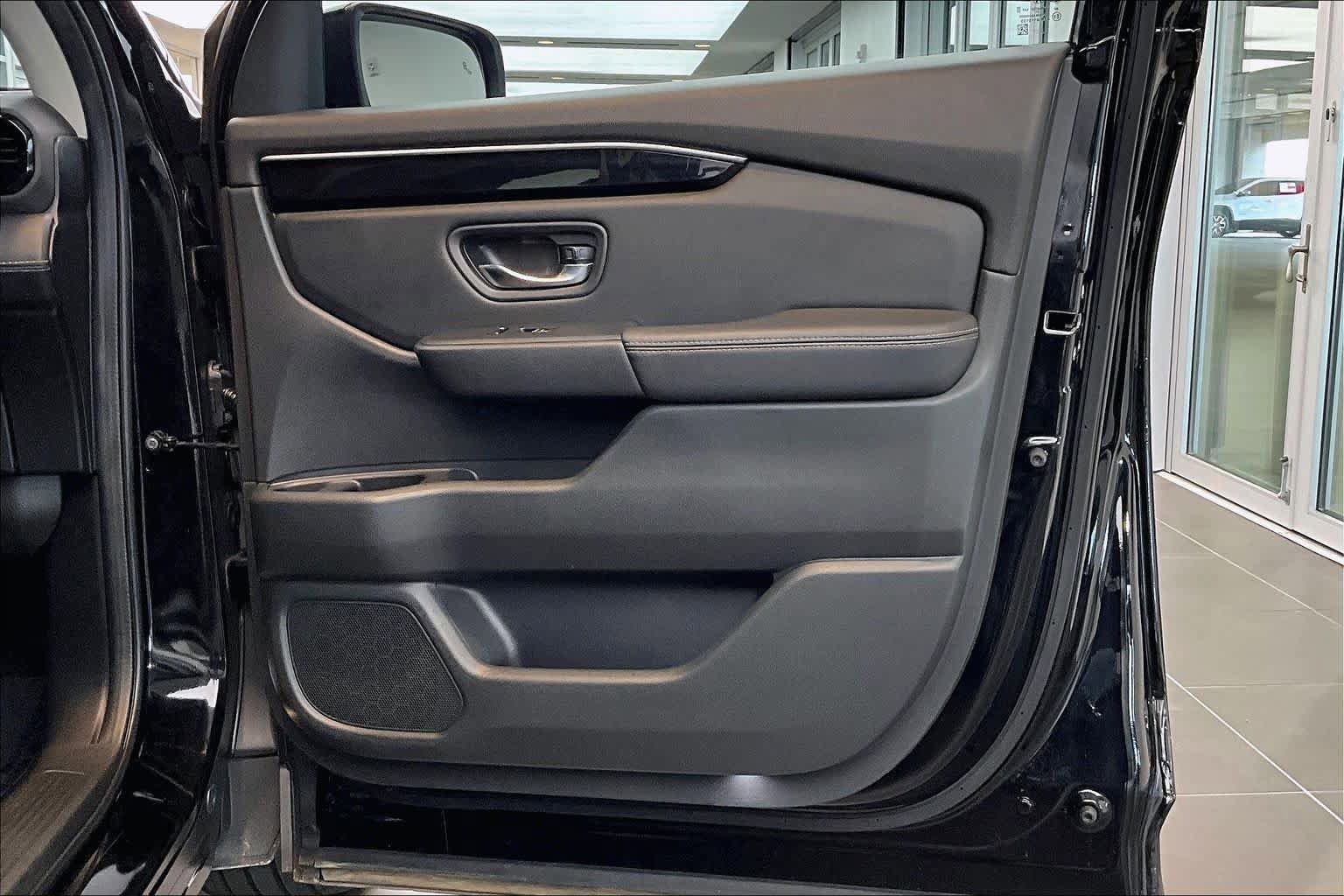 Used 2024 Honda Pilot Touring image 23