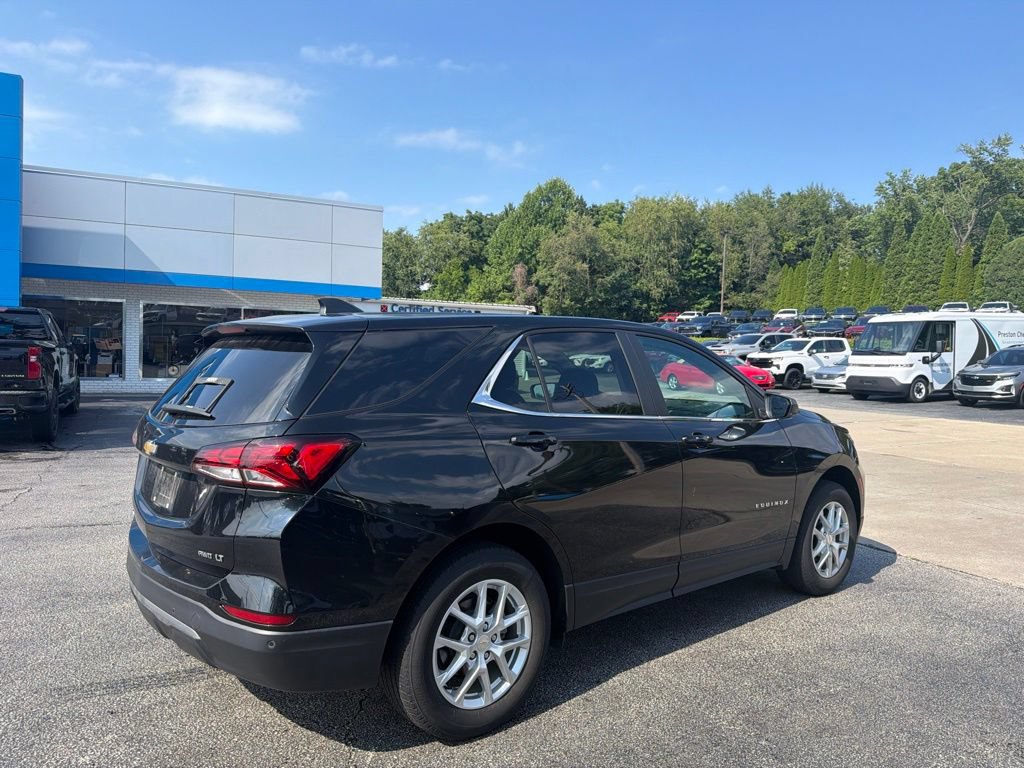 Used 2024 Chevrolet Equinox LT AWD/4WD image 2