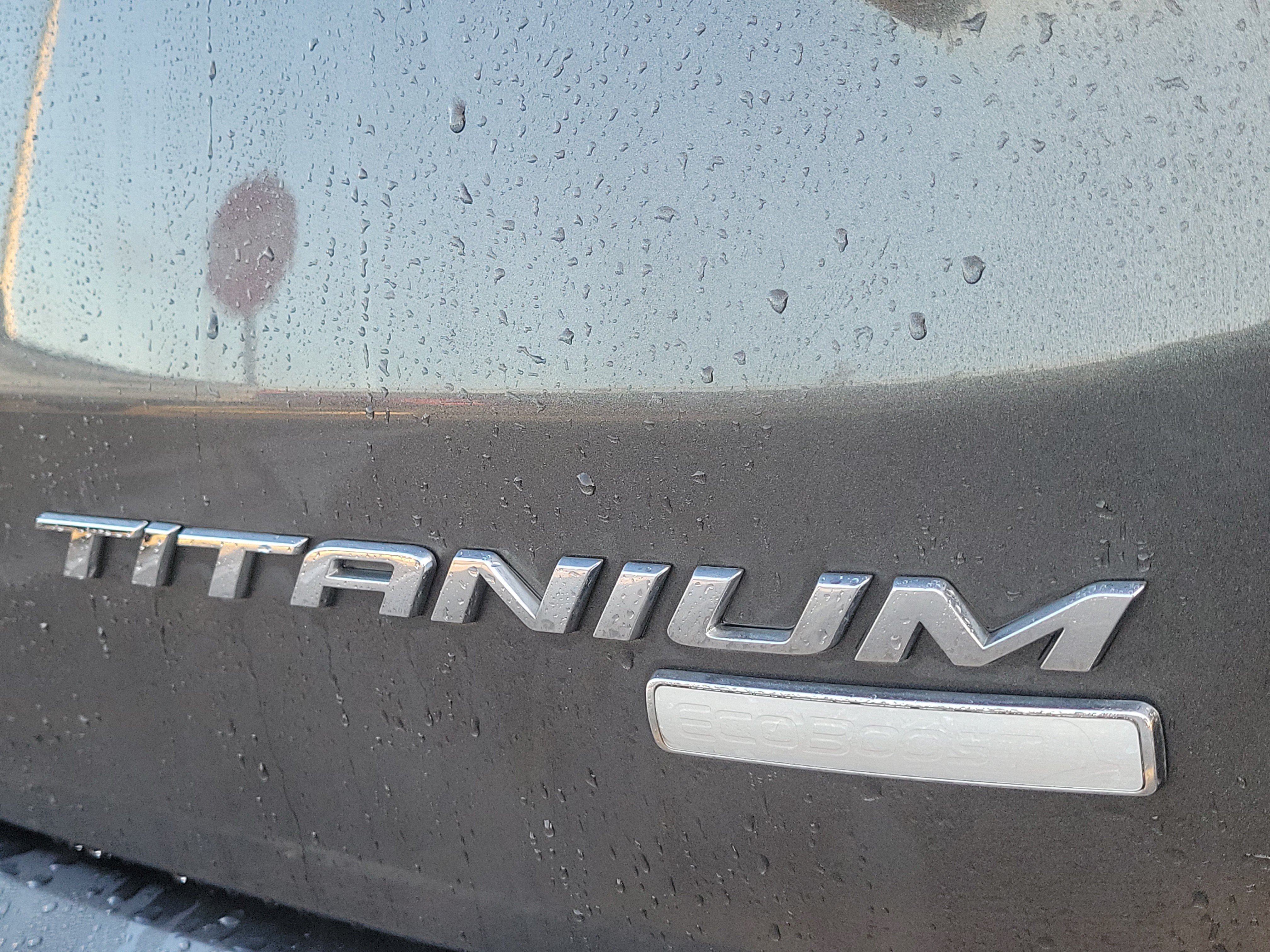 Used 2019 Ford Edge Titanium w/ Equipment Group 301A FWD image 12