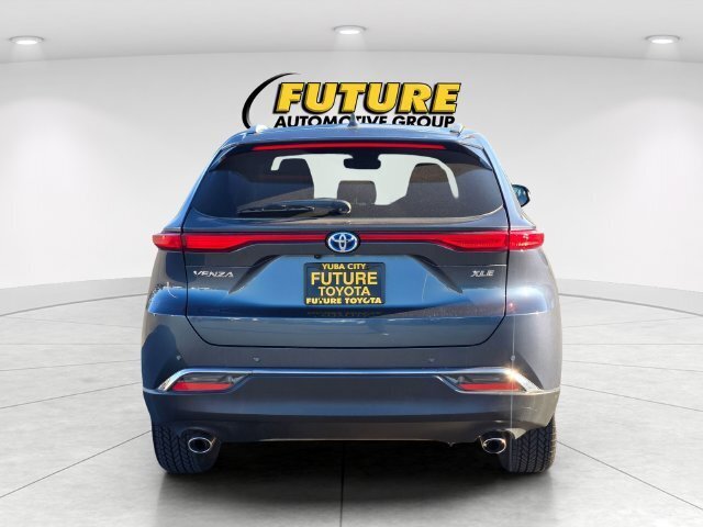 Certified 2023 Toyota Venza XLE AWD/4WD image 6