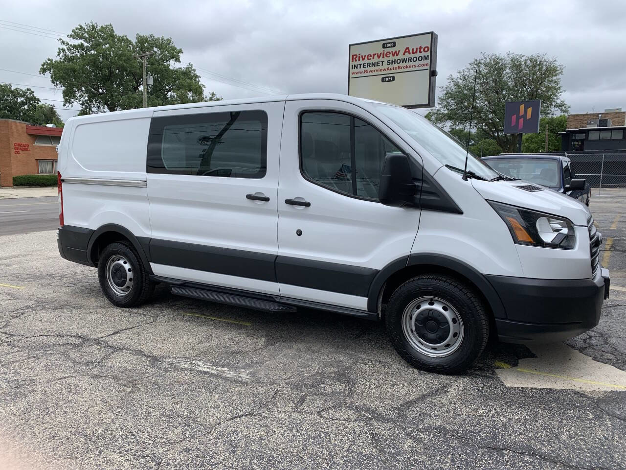 Used 2016 Ford Transit 150 130 Low Roof RWD image 2