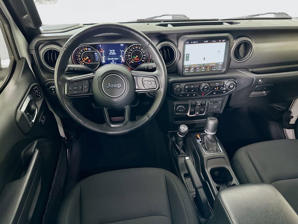 Used 2022 Jeep Gladiator Willys AWD/4WD image 22