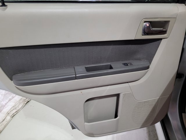 Used 2010 Mercury Mariner Premier image 41