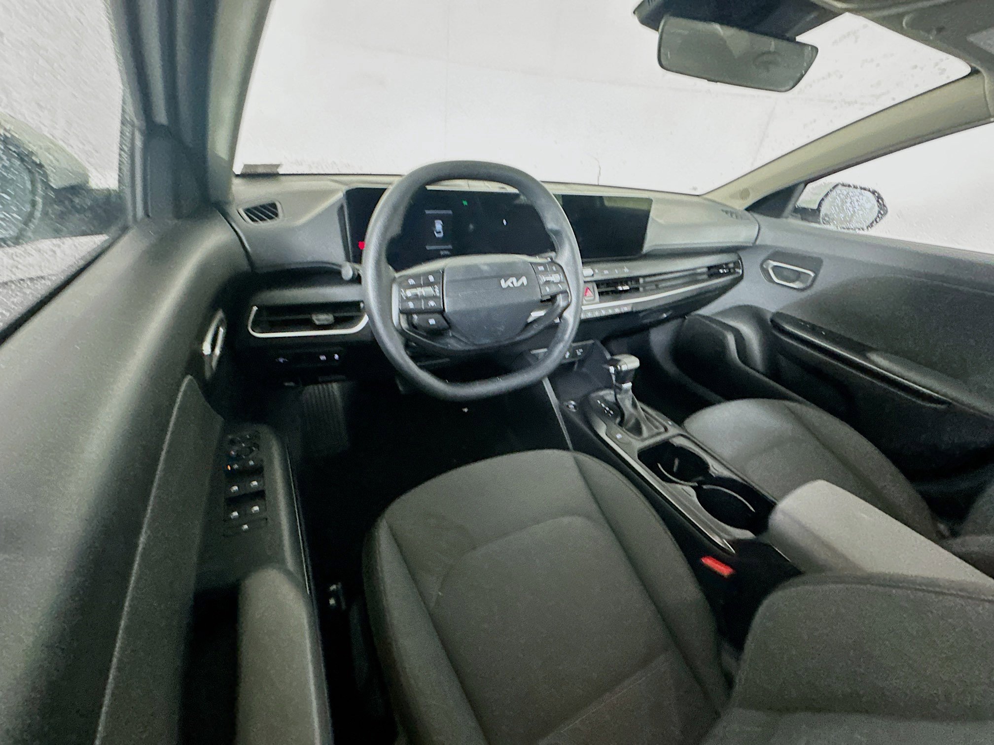 Used 2025 Kia K4 LXS image 18