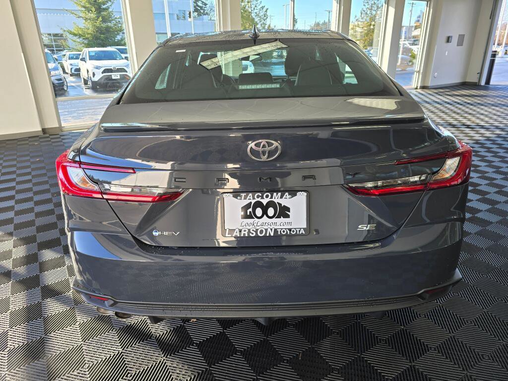 Used 2025 Toyota Camry SE image 4