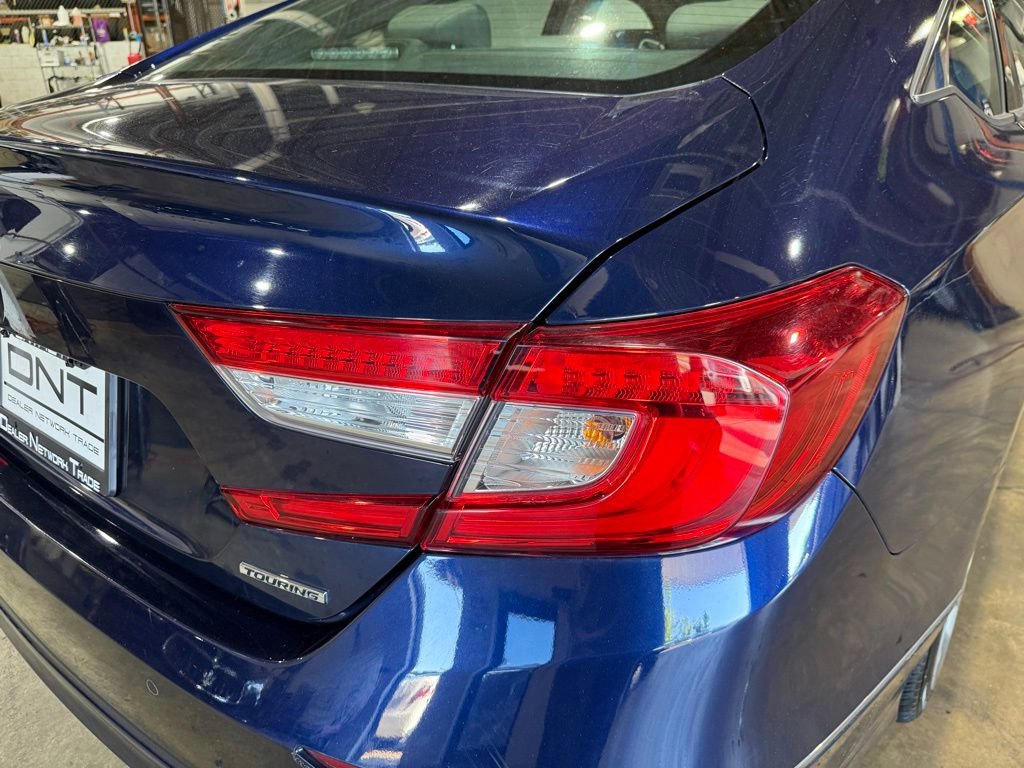 Used 2018 Honda Accord Touring image 11