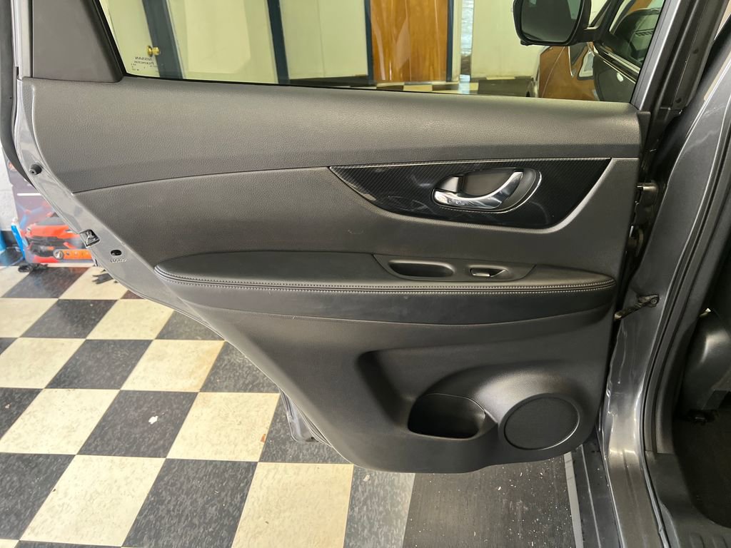 Used 2020 Nissan Rogue SL AWD/4WD image 39