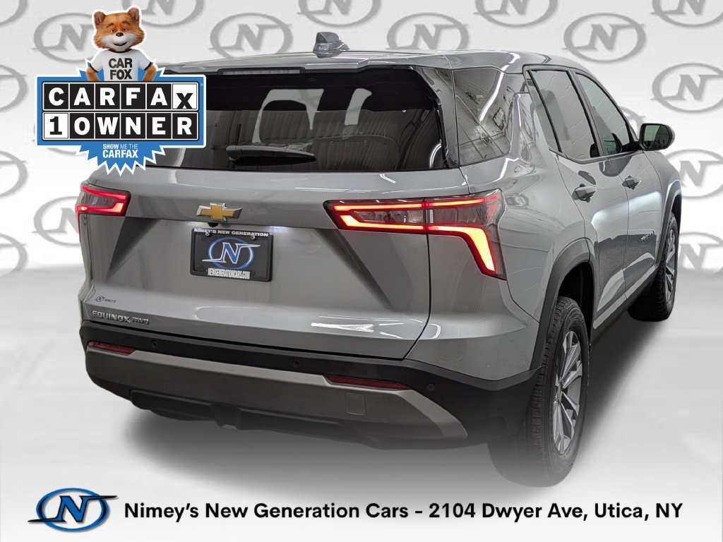 Used 2025 Chevrolet Equinox LT AWD/4WD image 2