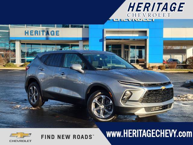 Used 2025 Chevrolet Blazer LT image 1