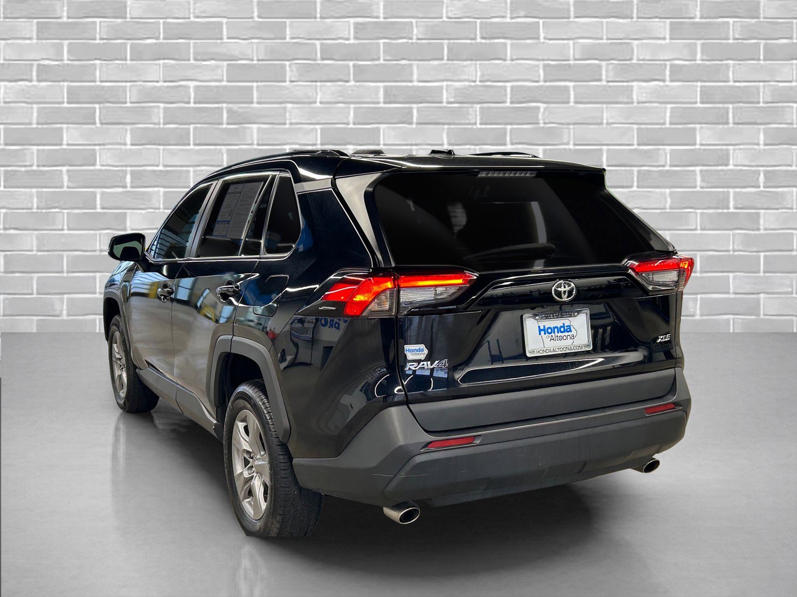 Used 2024 Toyota RAV4 XLE image 3