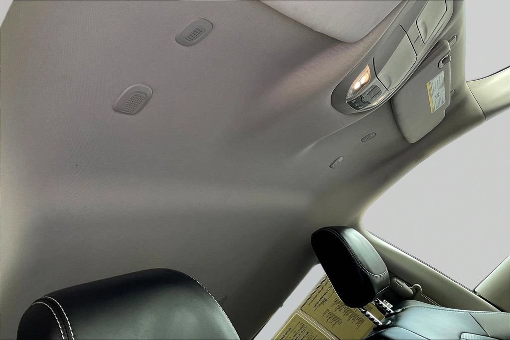 Used 2024 Chrysler Pacifica Touring-L FWD image 30