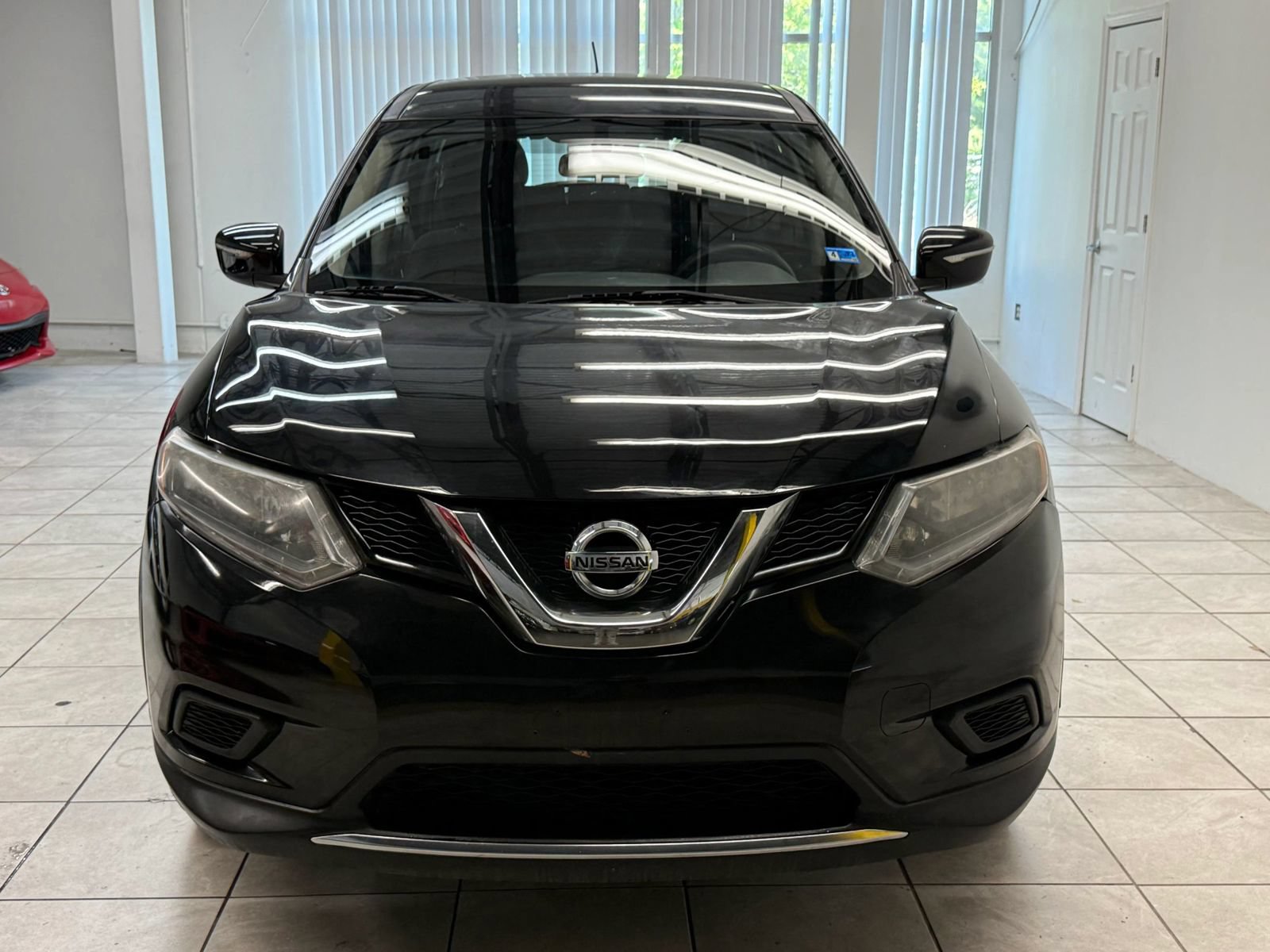 Used 2015 Nissan Rogue S AWD/4WD image 2