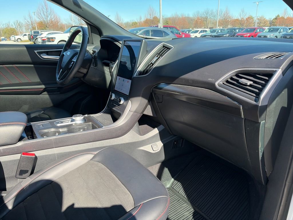 Used 2024 Ford Edge ST-Line AWD/4WD image 11
