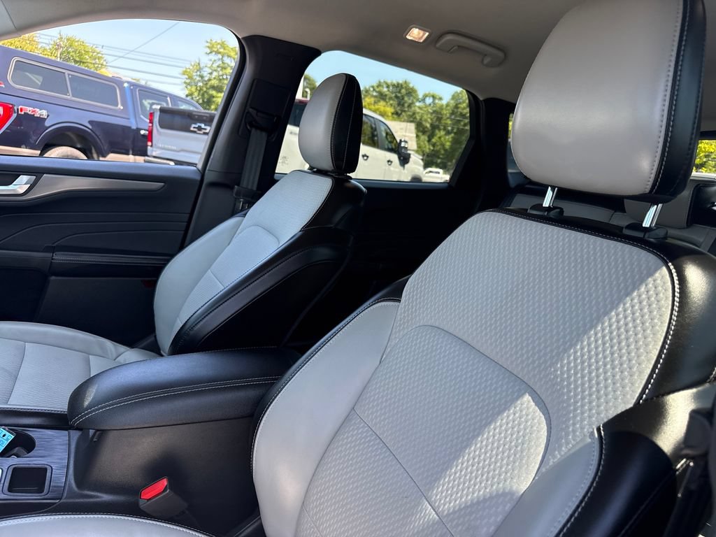 Used 2024 Ford Escape SE FWD image 20