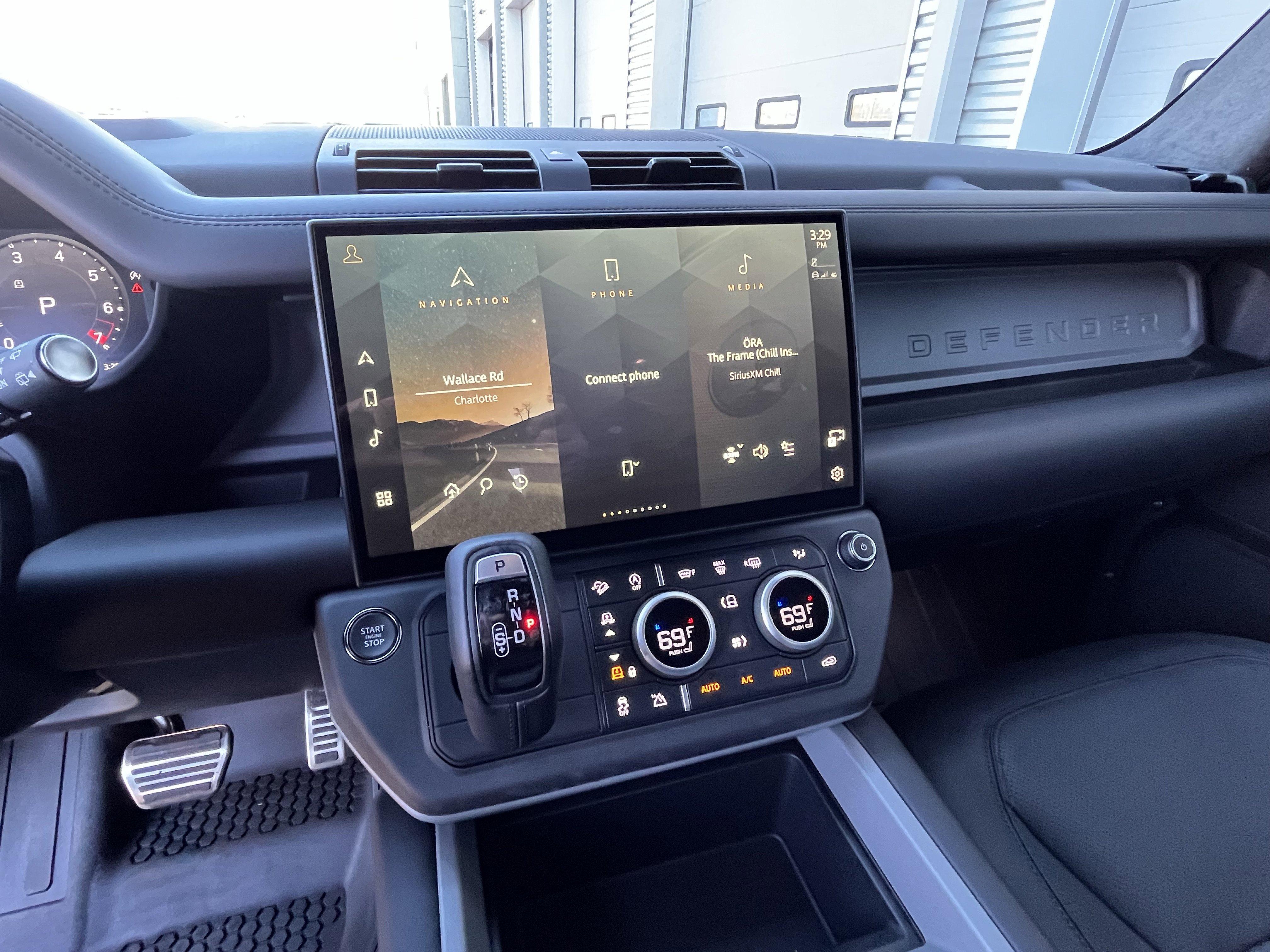 Certified 2026 Land Rover Defender 110 V8 image 24