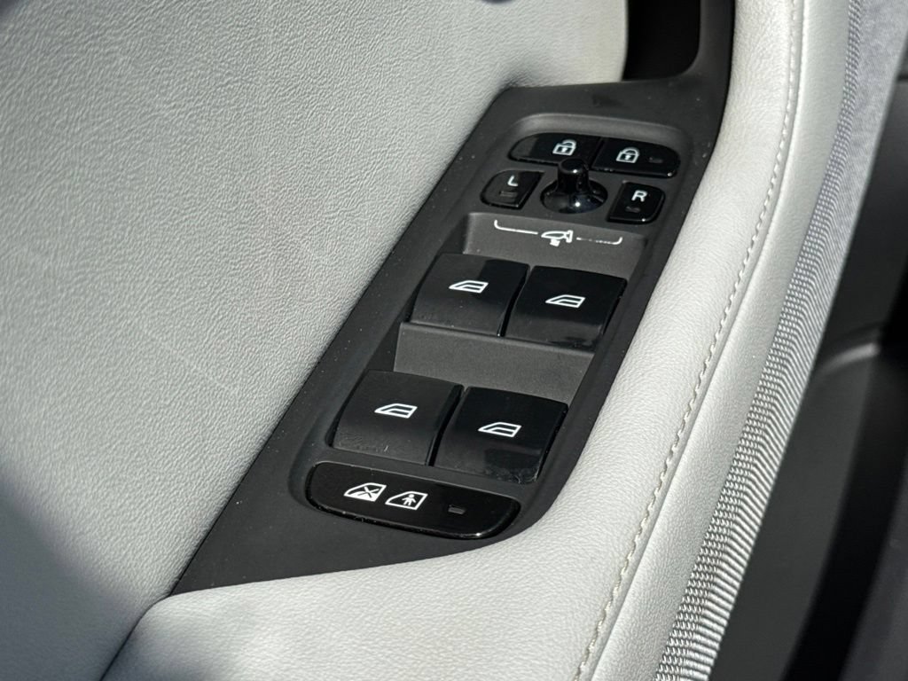 Used 2023 Polestar Polestar 2 w/ Pilot Pack AWD/4WD image 21