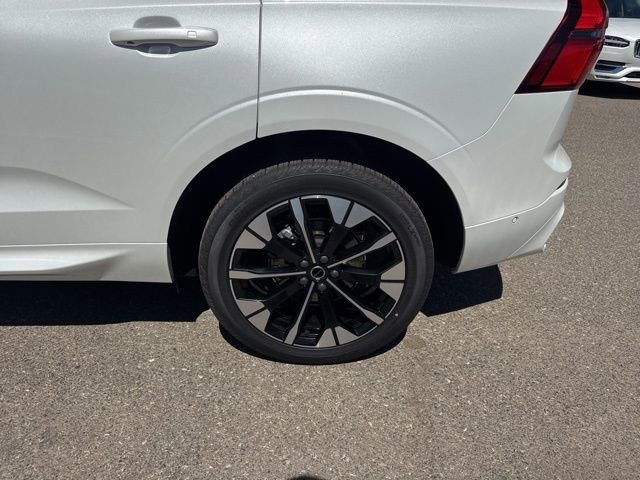 New 2026 Volvo XC60 B5 Plus w/ Climate Package image 8