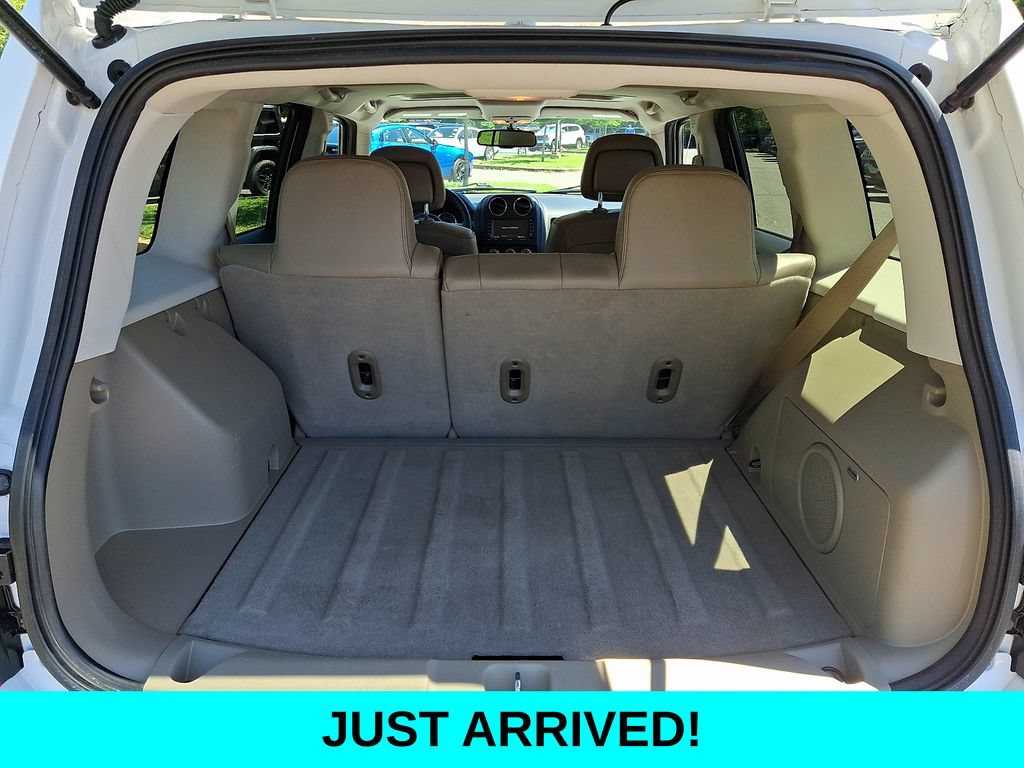 Used 2014 Jeep Patriot Limited w/ Sun/Sound Group AWD/4WD image 28
