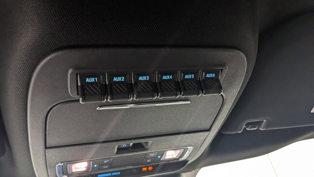 New 2025 Ford F350 Platinum w/ FX4 Off-Road Package image 32