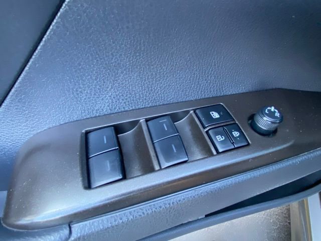 Used 2023 Toyota Camry SE FWD image 19