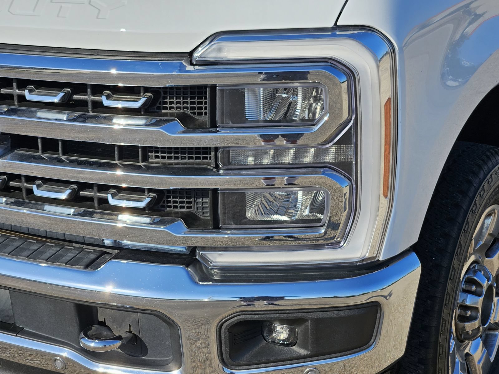 Used 2023 Ford F350 Lariat w/ Lariat Ultimate Package AWD/4WD image 11