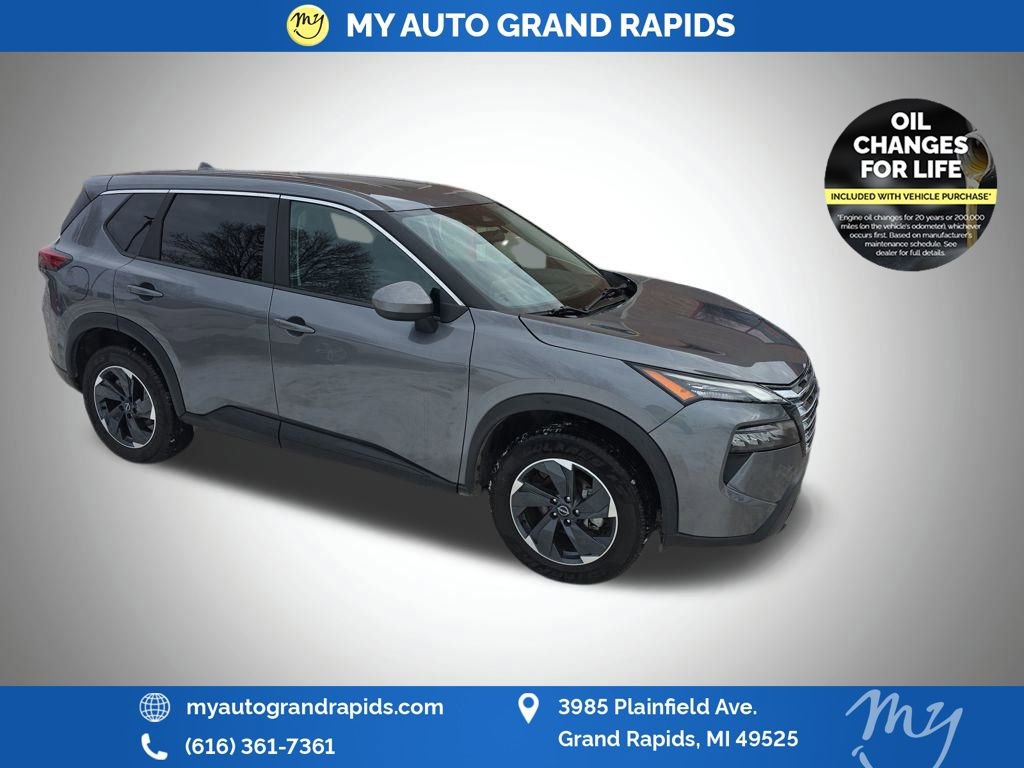 Used 2024 Nissan Rogue SV image 1