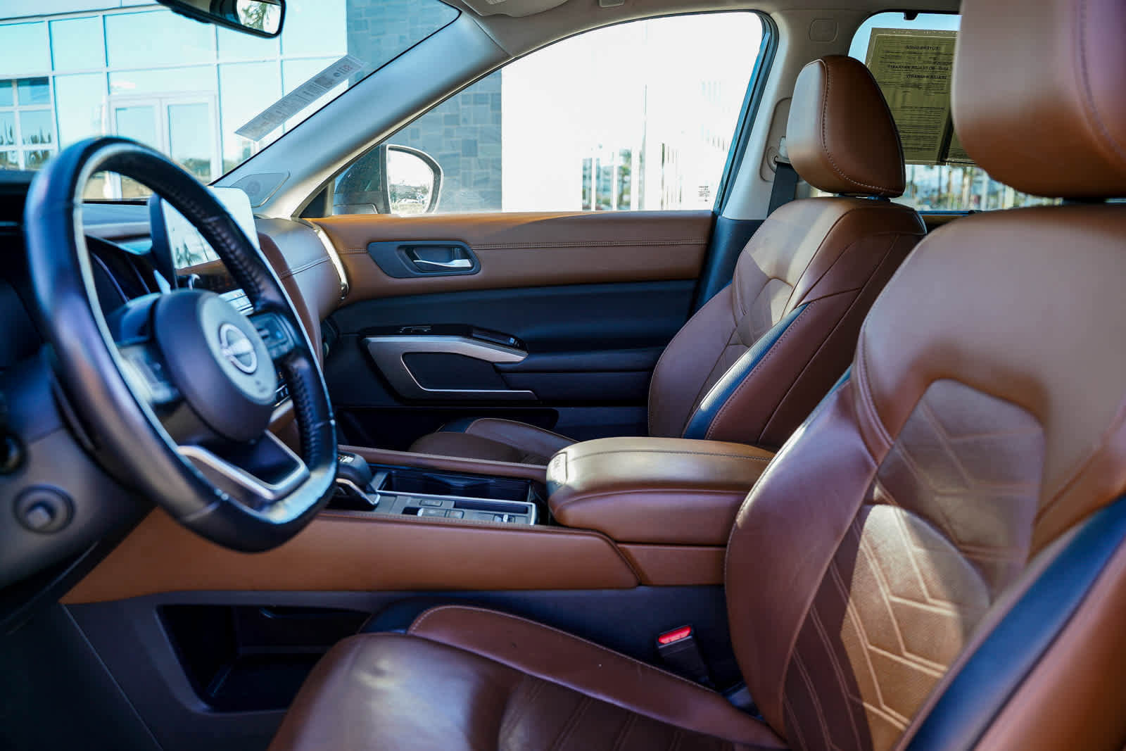 Used 2023 Nissan Pathfinder Platinum image 17