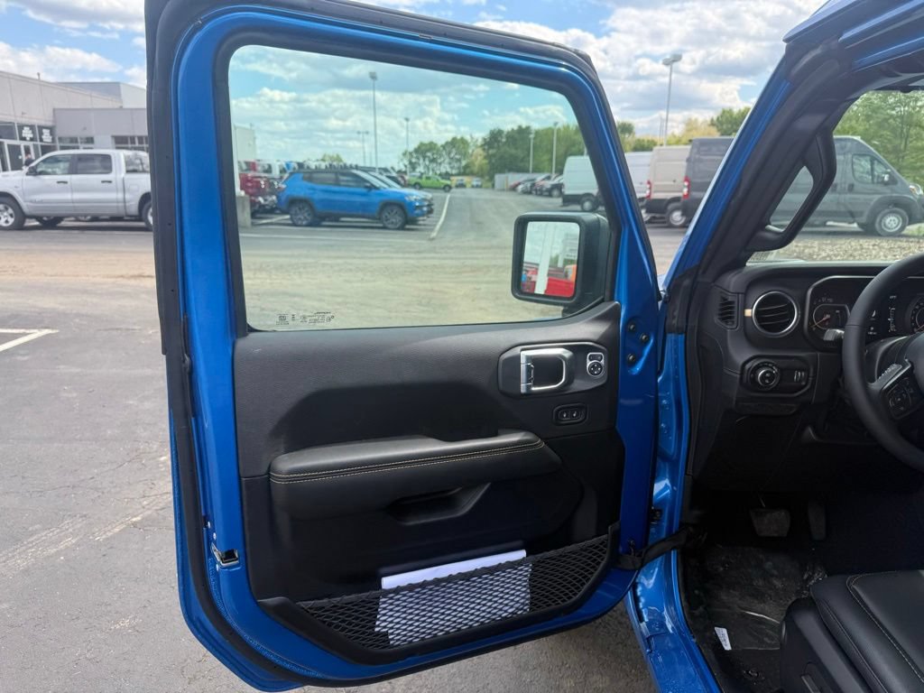 New 2026 Jeep Gladiator Sport AWD/4WD image 10
