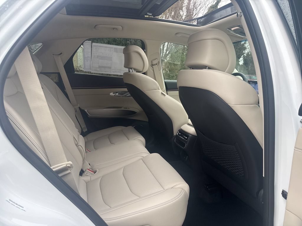 New 2026 Genesis GV70 2.5T Select AWD/4WD image 31