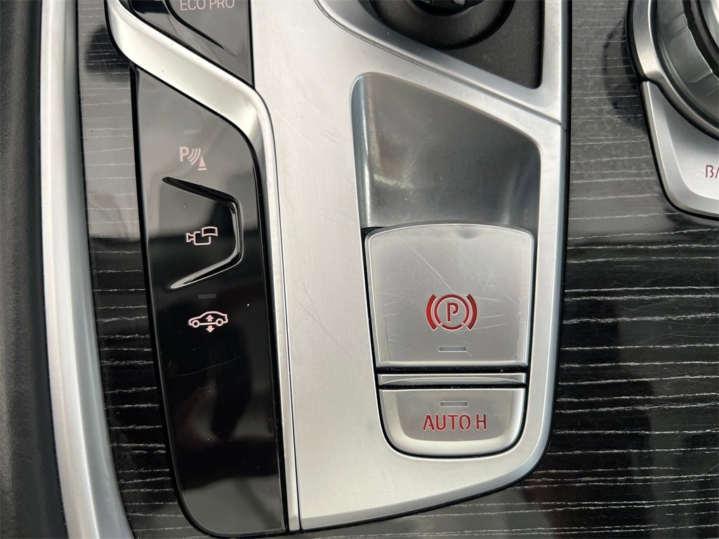 Used 2022 BMW 740i image 39