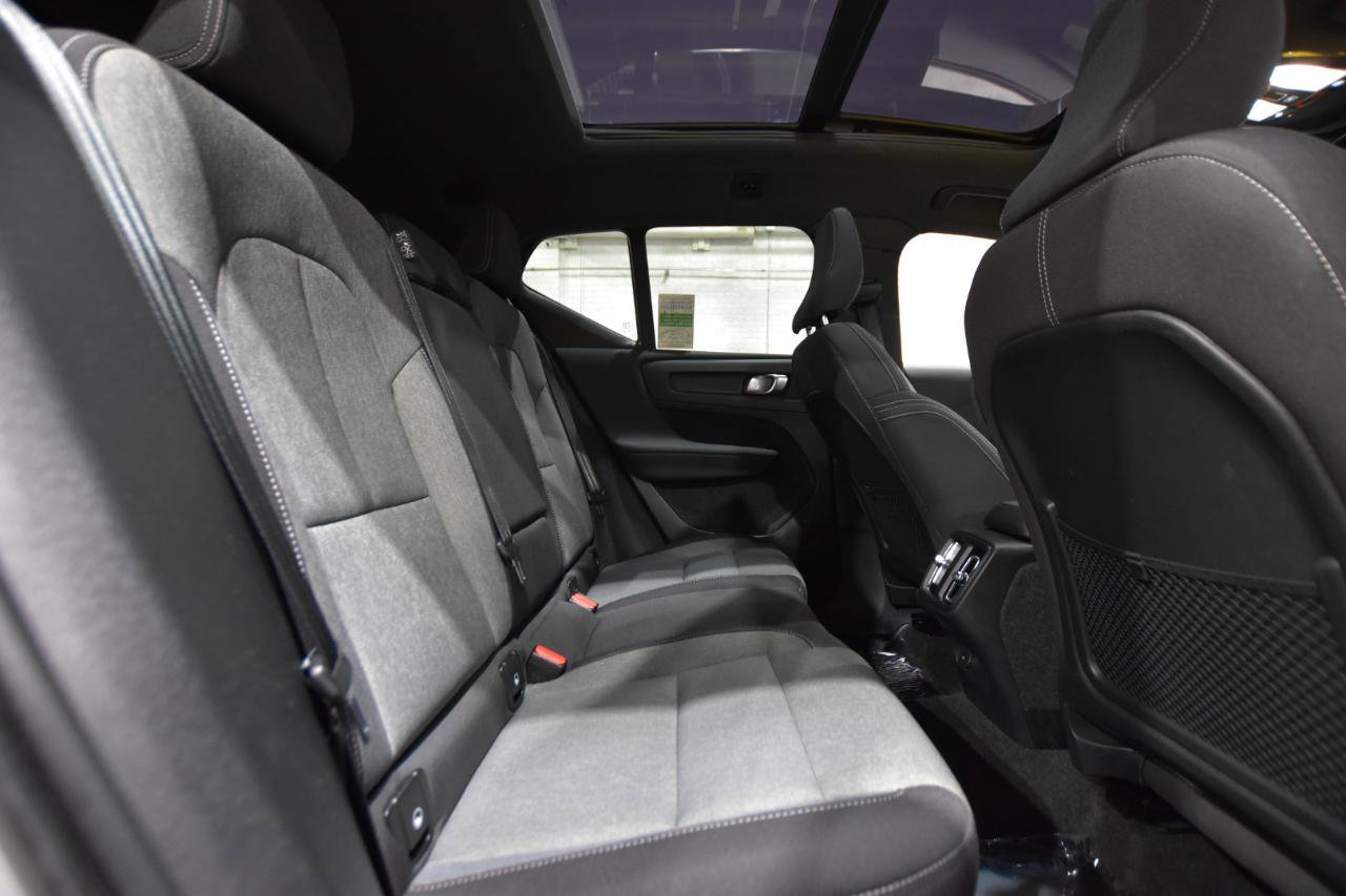 Used 2025 Volvo XC40 B5 Core image 44
