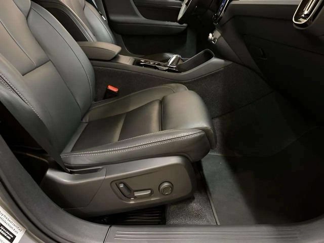 Used 2025 Volvo XC40 B5 Plus AWD/4WD image 80