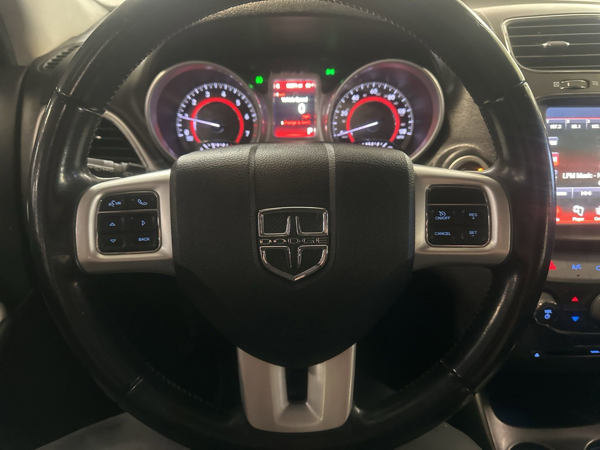 Used 2019 Dodge Journey SE image 16