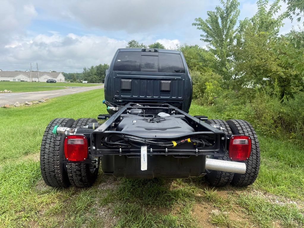 New 2026 RAM 5500 4x4 Crew Cab w/ Laramie Trim Package image 5