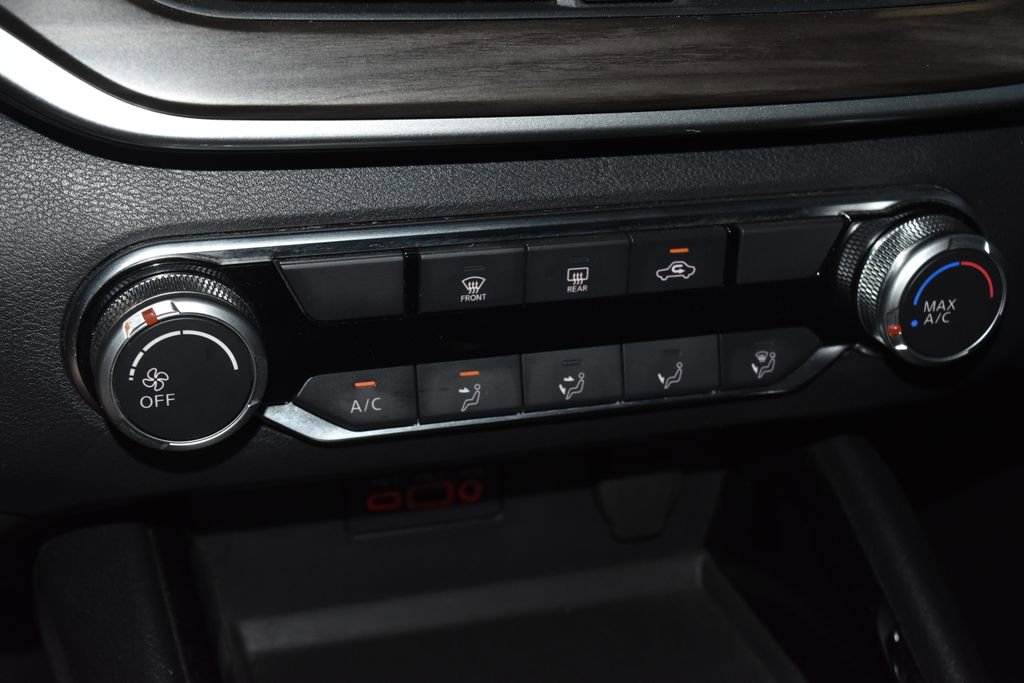 Used 2024 Nissan Altima 2.5 SV FWD image 12