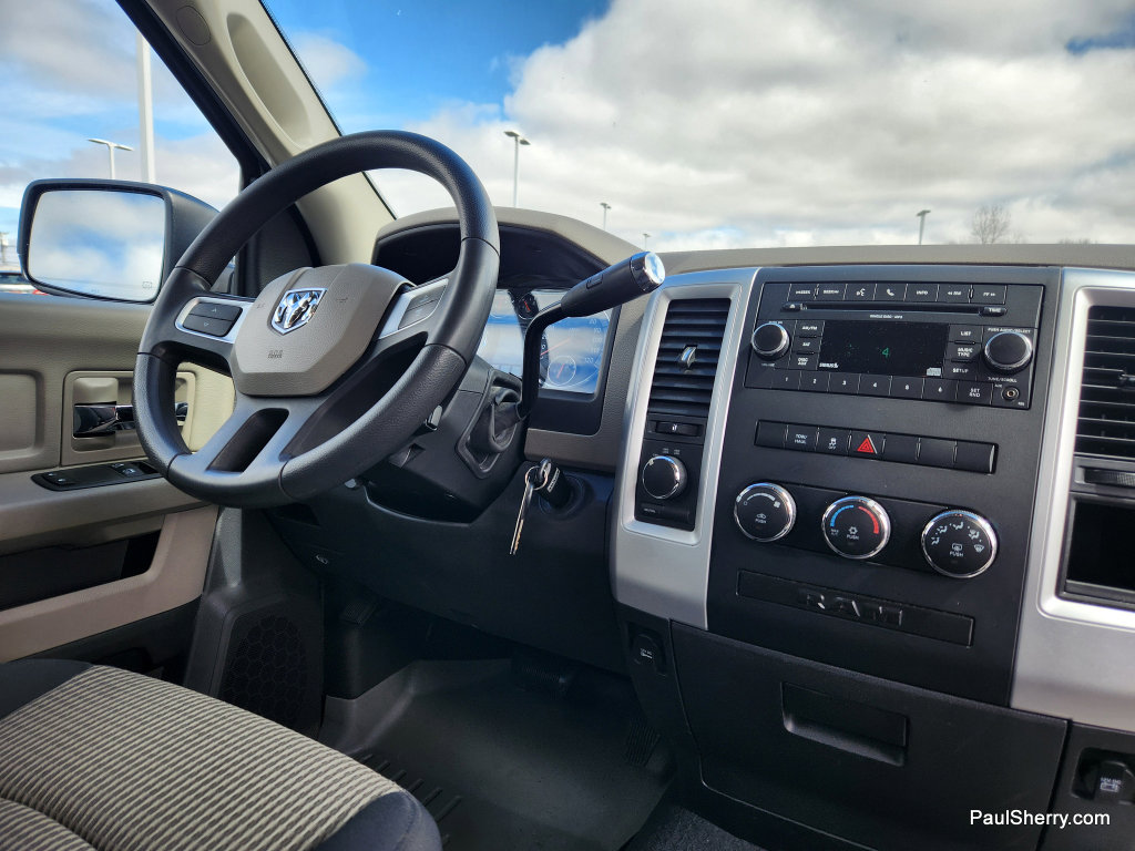 Used 2011 RAM 1500 Classic SLT AWD/4WD image 2