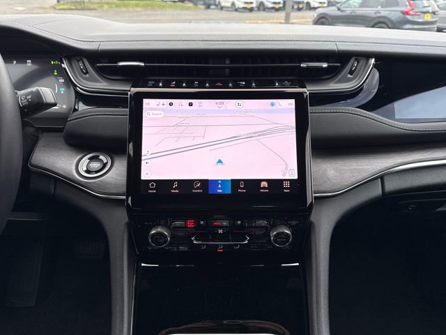 Used 2022 Jeep Grand Cherokee Overland w/ Advanced Protech Group III image 24