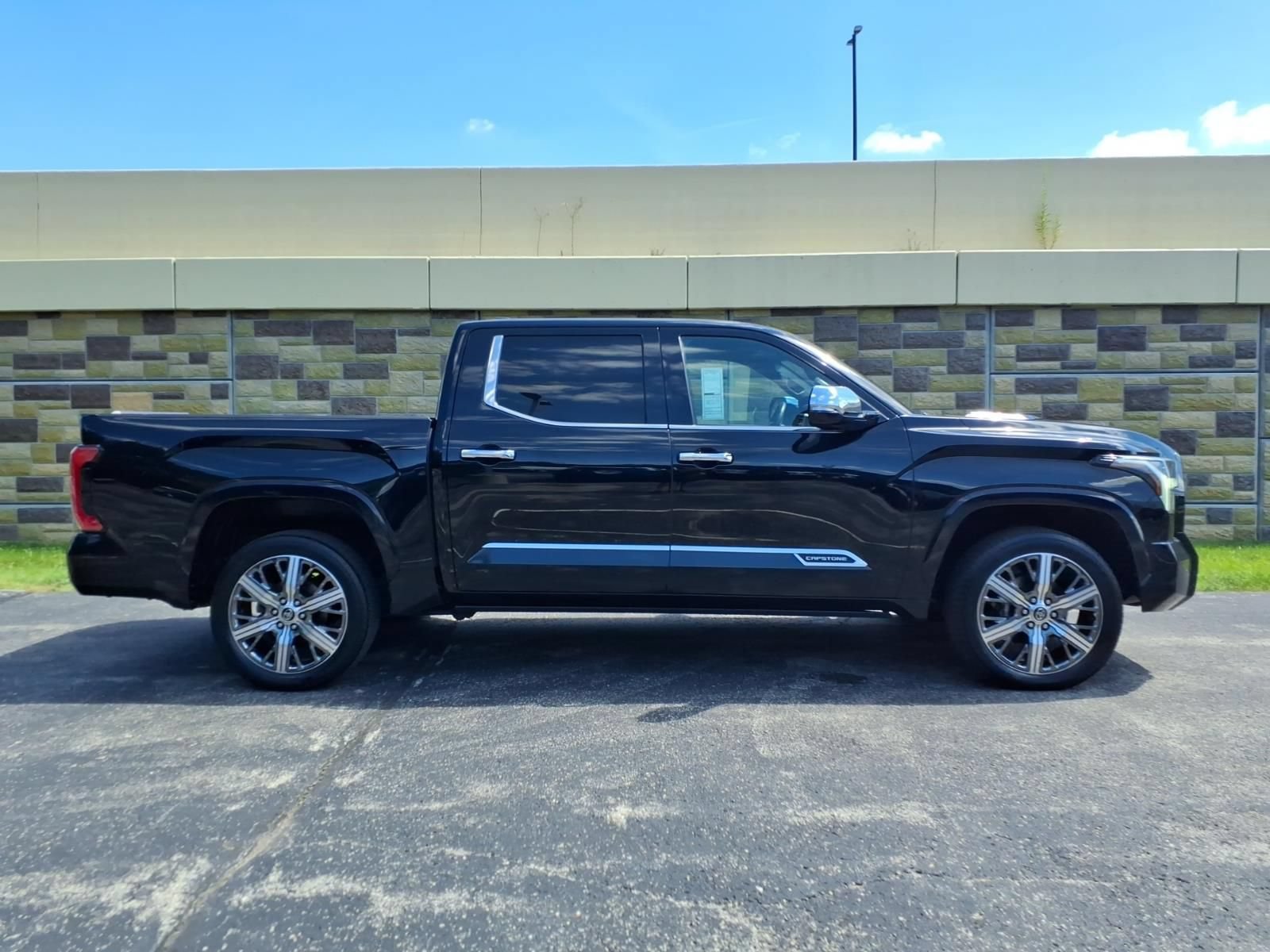 Used 2022 Toyota Tundra Capstone AWD/4WD image 12