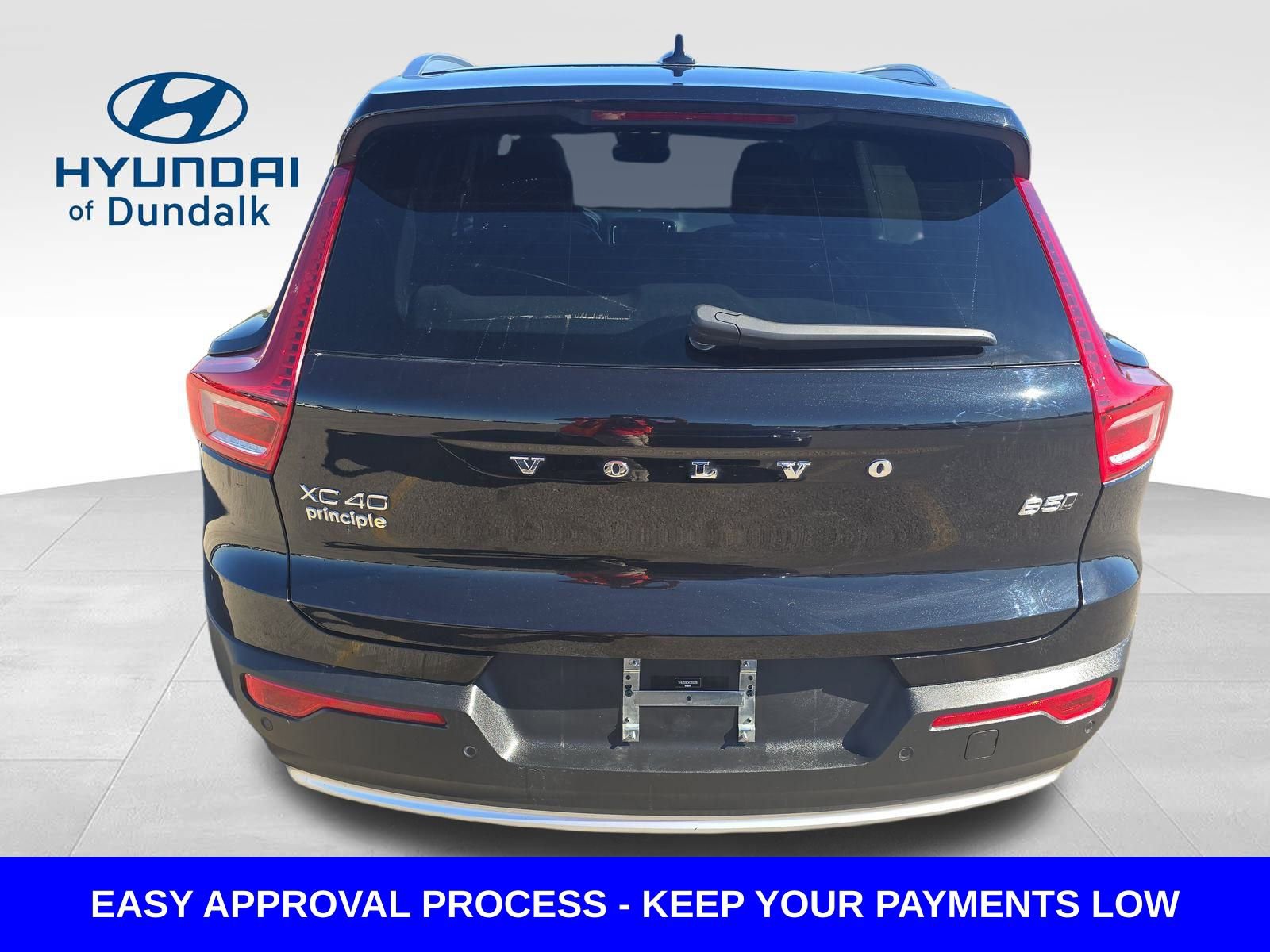 Used 2024 Volvo XC40 B5 Plus image 5