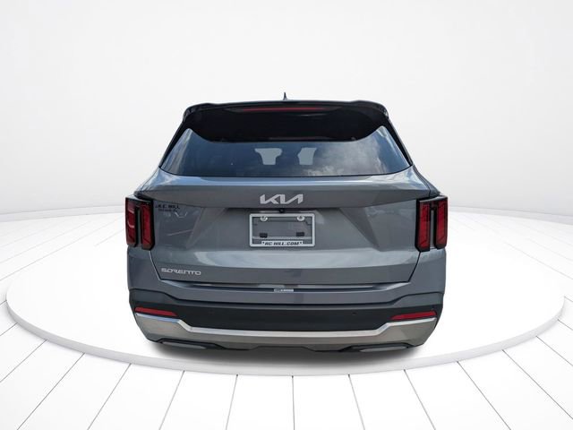 Used 2024 Kia Sorento S w/ Panoramic Sunroof Package image 5