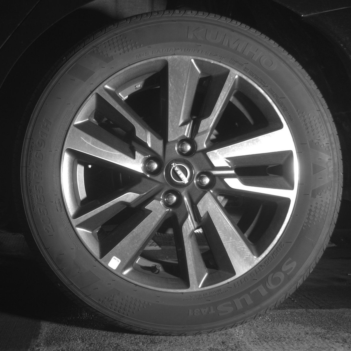 Used 2025 Nissan Versa SV FWD image 14