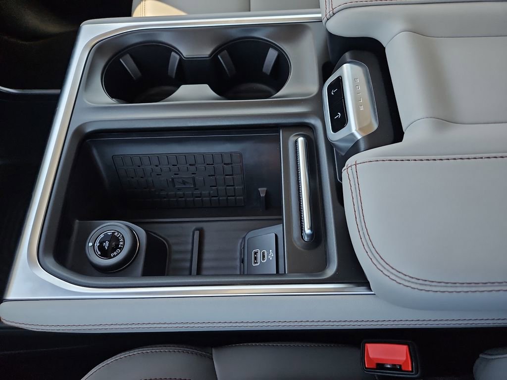 New 2025 Ford Expedition Active image 28