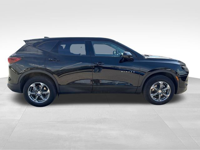Used 2025 Chevrolet Blazer LT AWD/4WD image 4