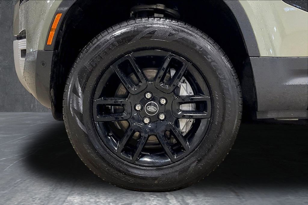 Used 2025 Land Rover Defender 110 S image 34