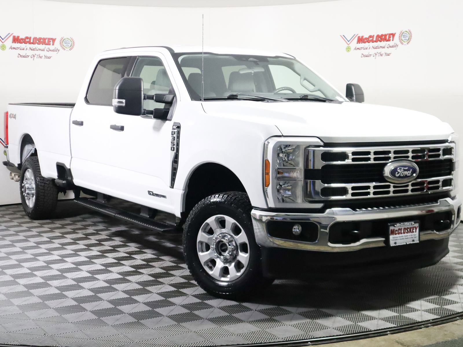 Used 2024 Ford F350 XLT image 3