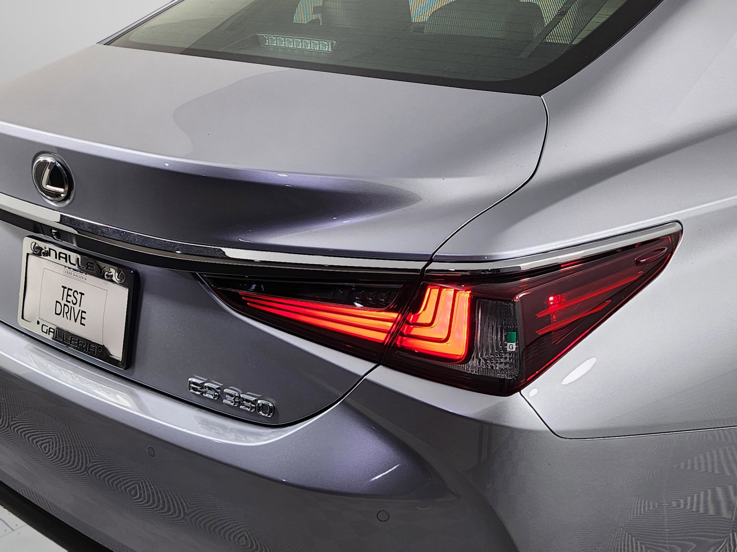 New 2025 Lexus ES 350 w/ Premium Package image 9