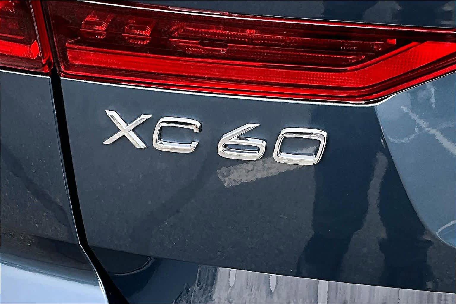 New 2026 Volvo XC60 B5 Ultra w/ Protection Package Premier AWD/4WD image 6