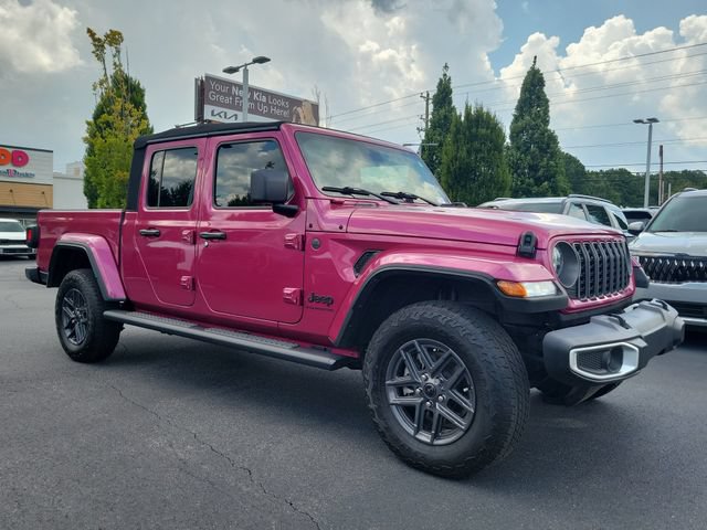 Used 2024 Jeep Gladiator Sport AWD/4WD image 3