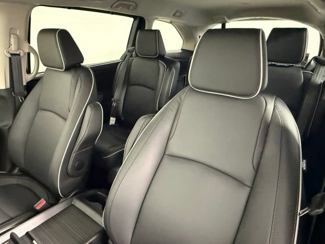 Used 2026 Honda Odyssey Touring image 32