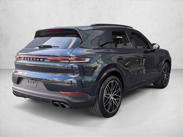 Used 2024 Porsche Cayenne AWD/4WD image 5